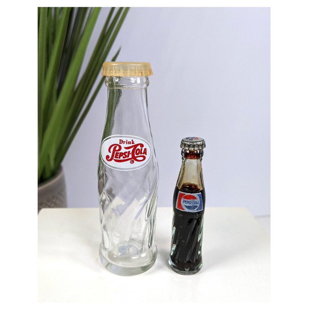 VTG PEPSI MINIATURE GLASS BOTTLE SHAKER & GLASS FILLED PEPSI COLA BOTTLE 3" Tall